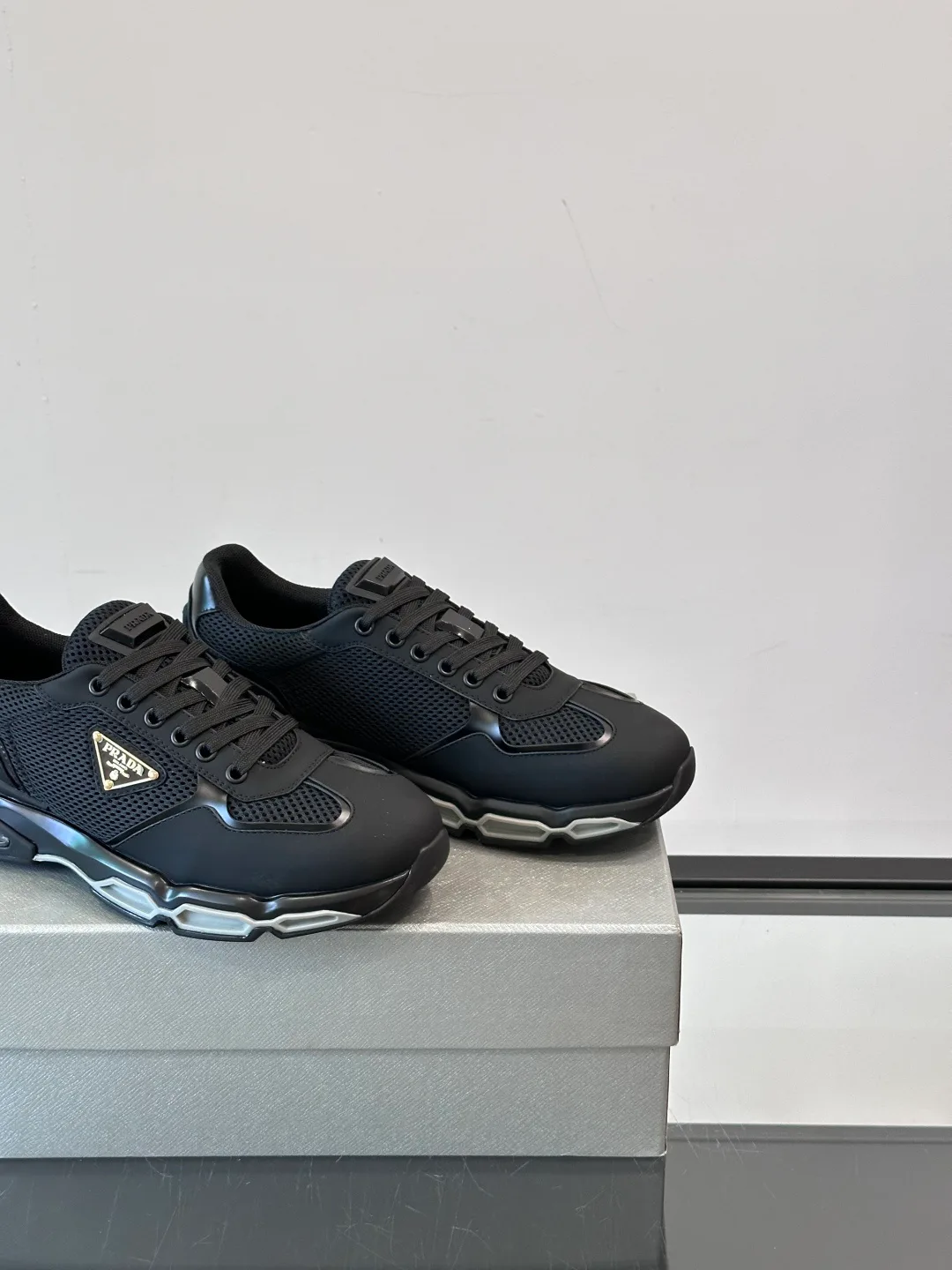 Кроссовки Мужские Prada 18564277
