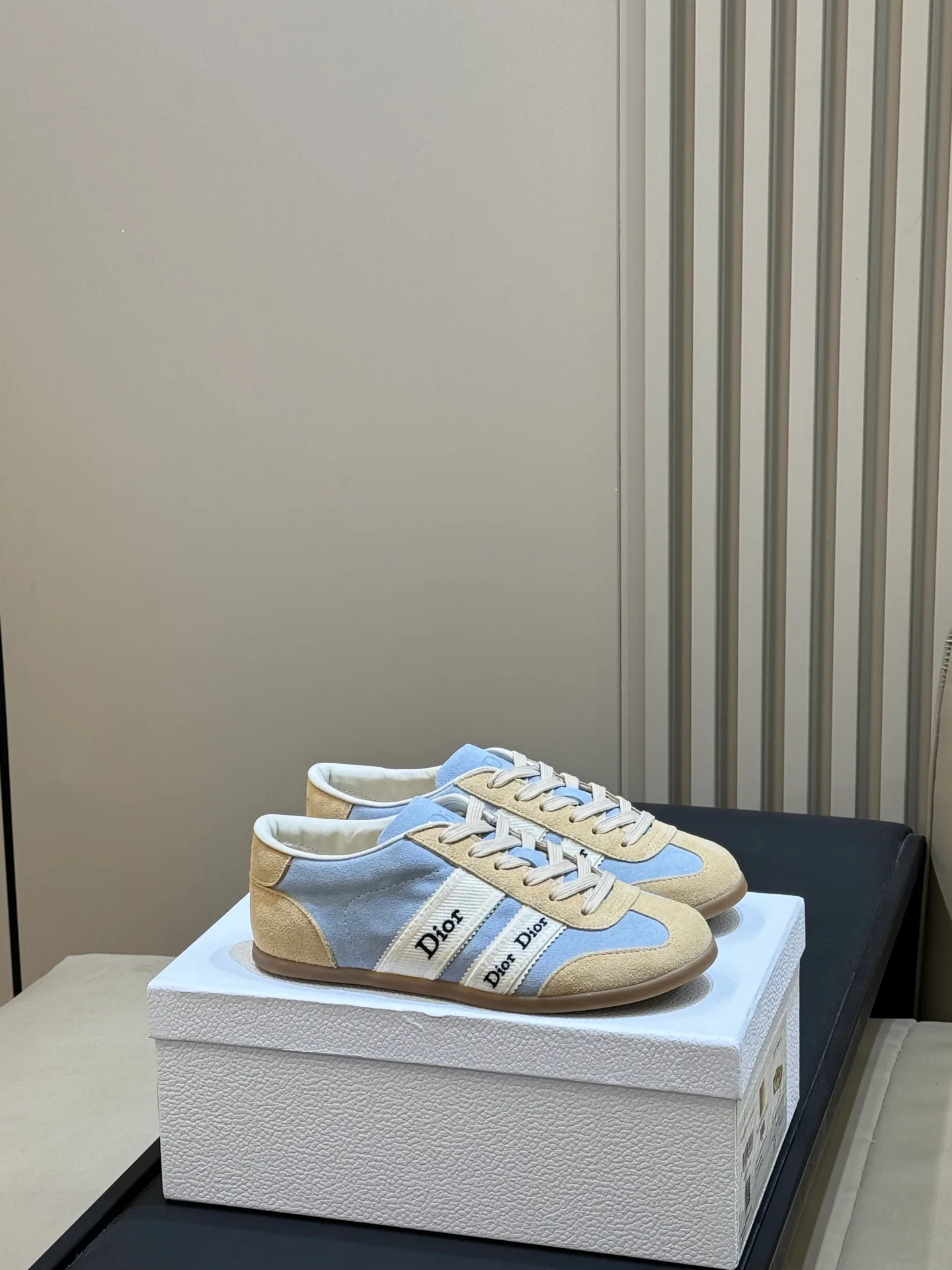 Women's Sneakers CHRISTIAN DIOR 18073070