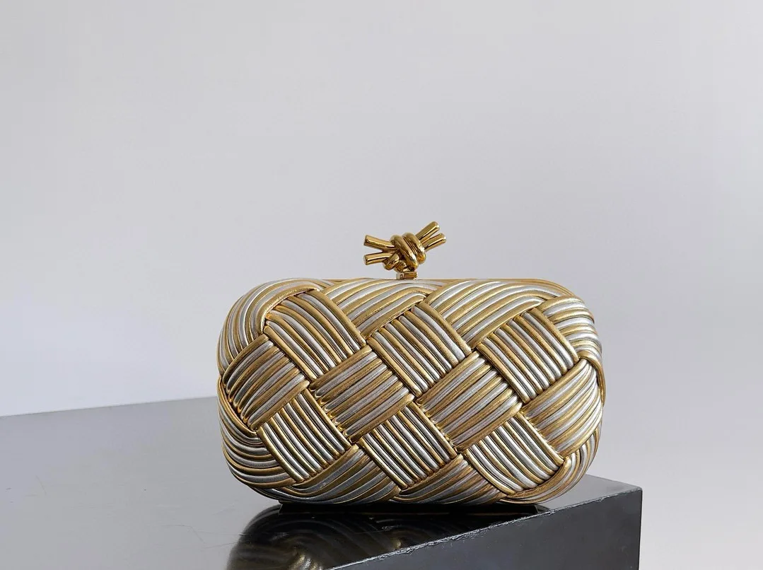 Women's Clutches BOTTEGA VENETA 17313230