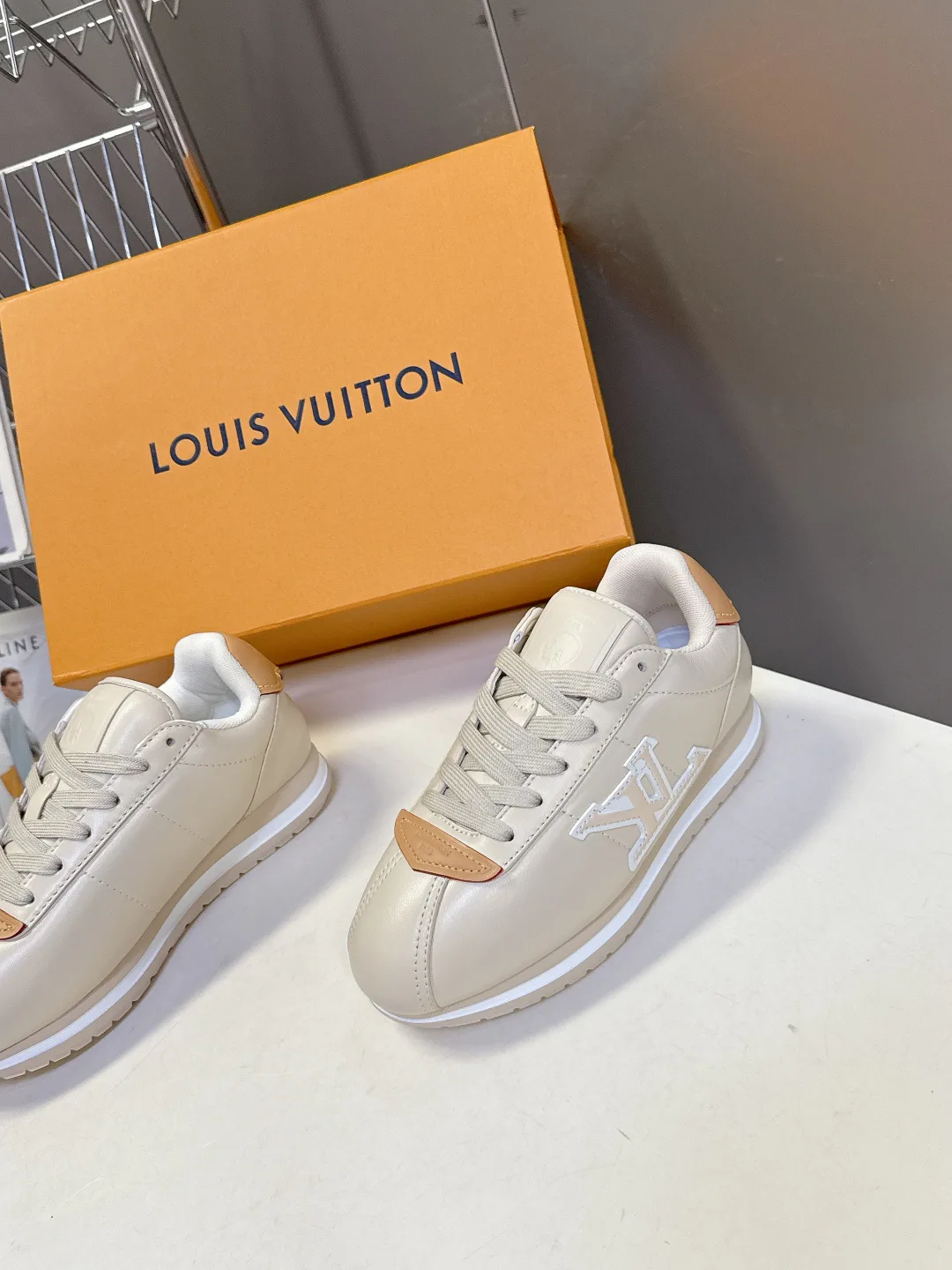 Women's Sneakers LOUIS VUITTON 18005441