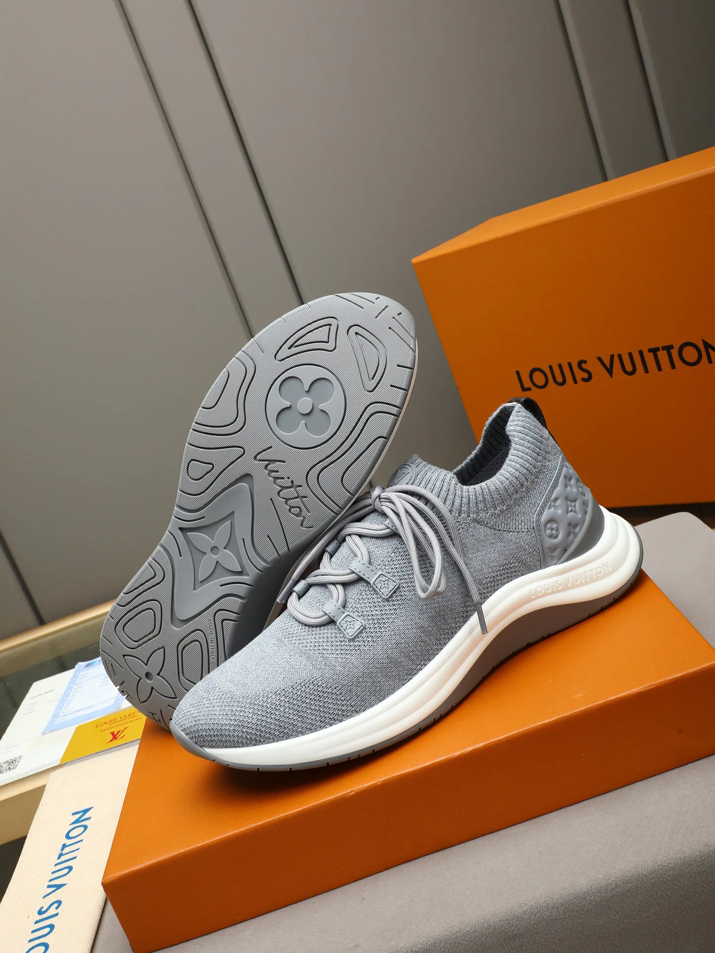 Women's Sneakers LOUIS VUITTON 17947271