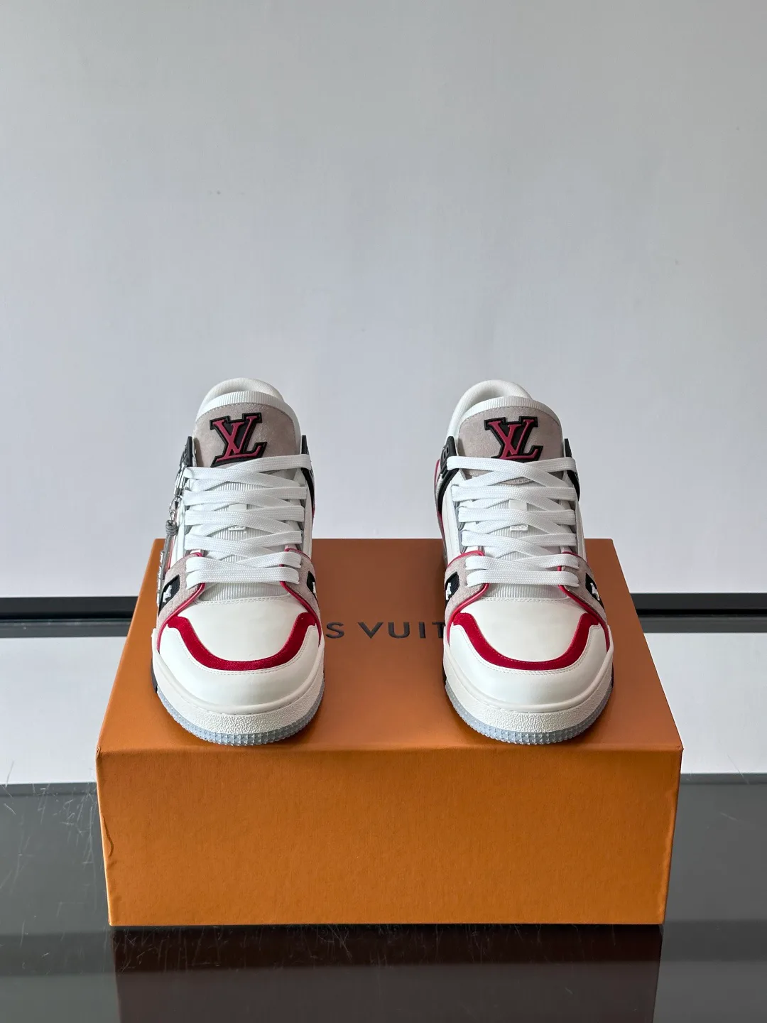 Women's Sneakers LOUIS VUITTON 17914078