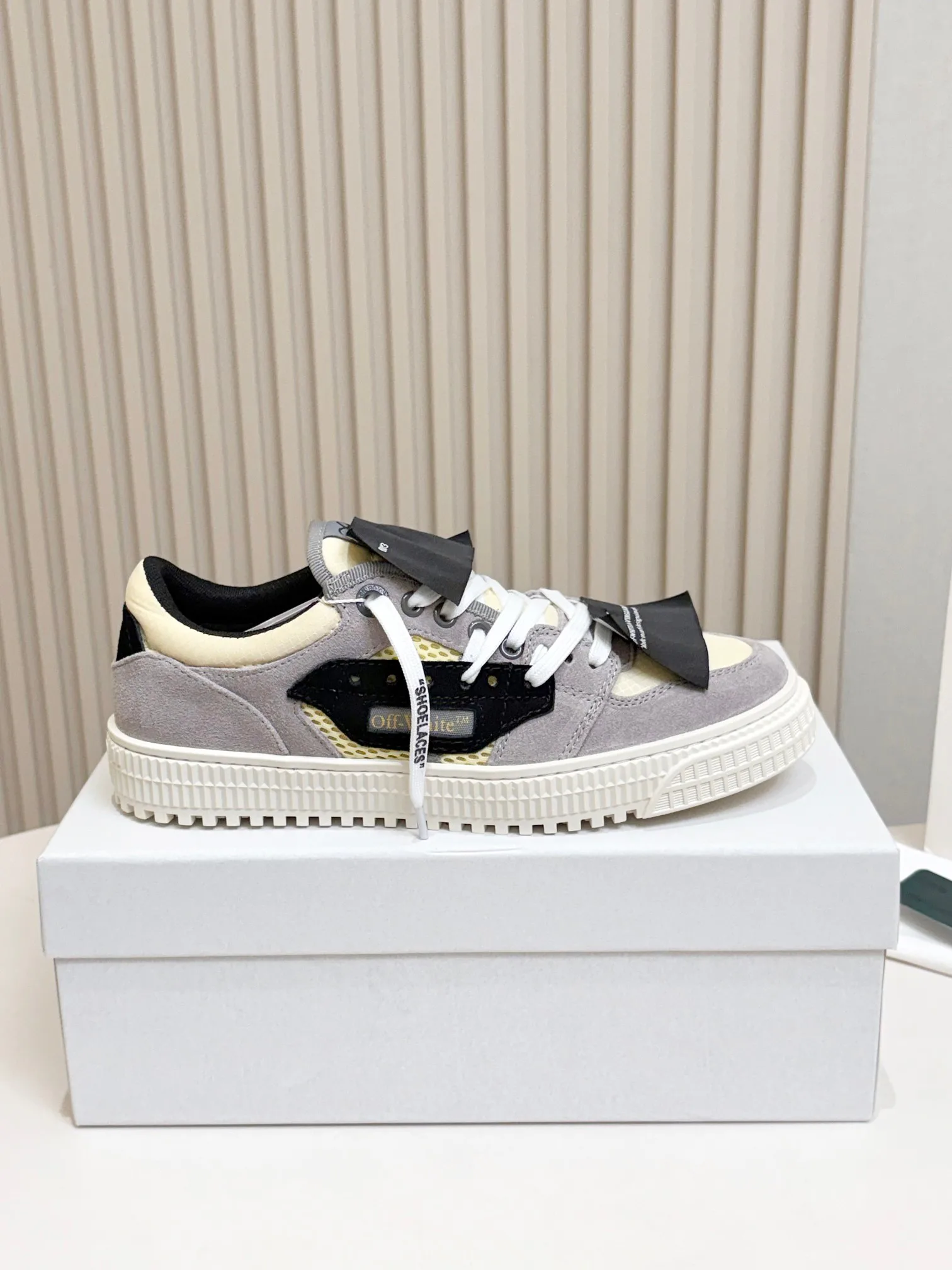 Women's Sneakers OFF-WHITE 18103208