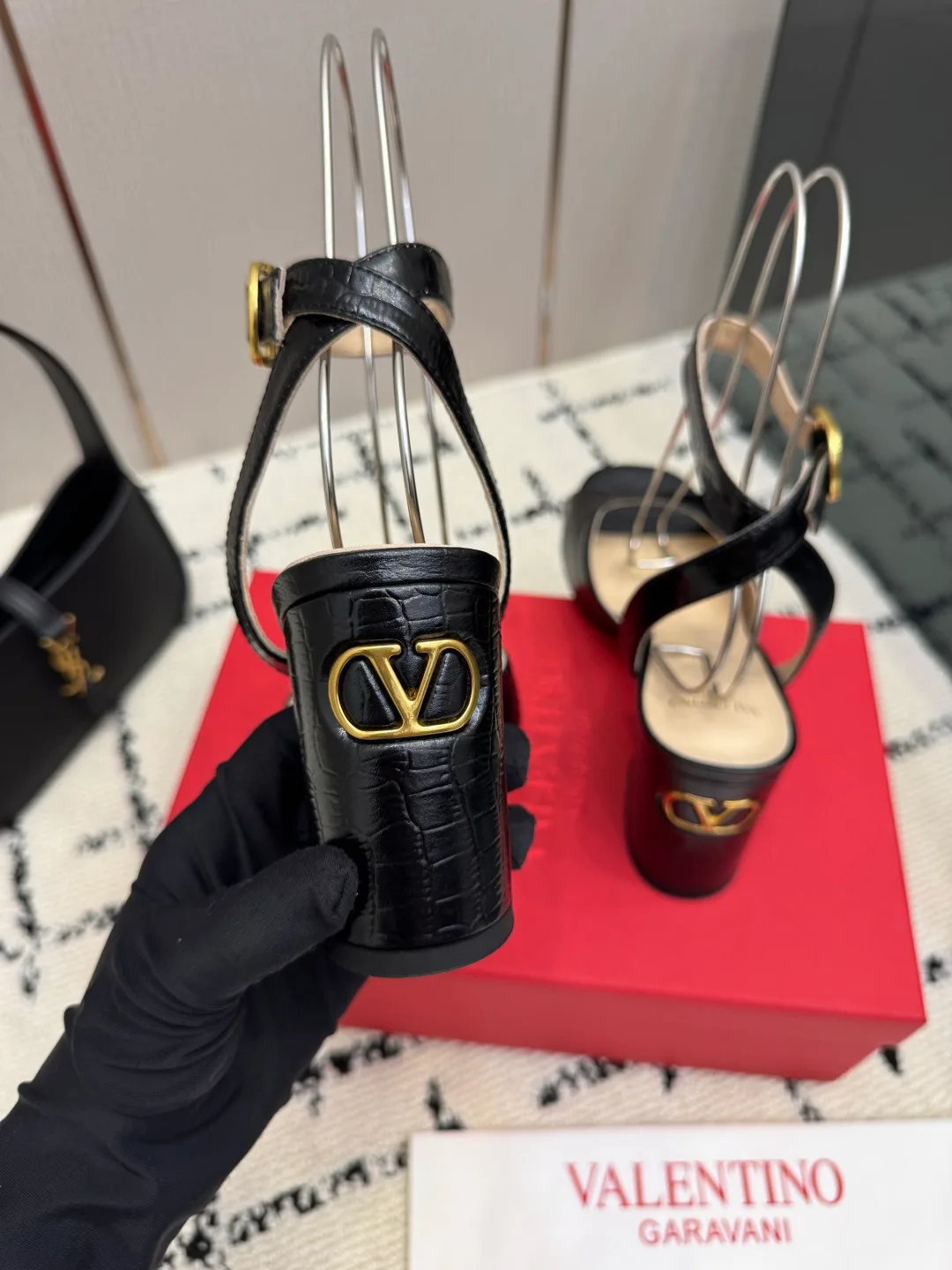 Women's Open-Toe Sandals VALENTINO 18048997