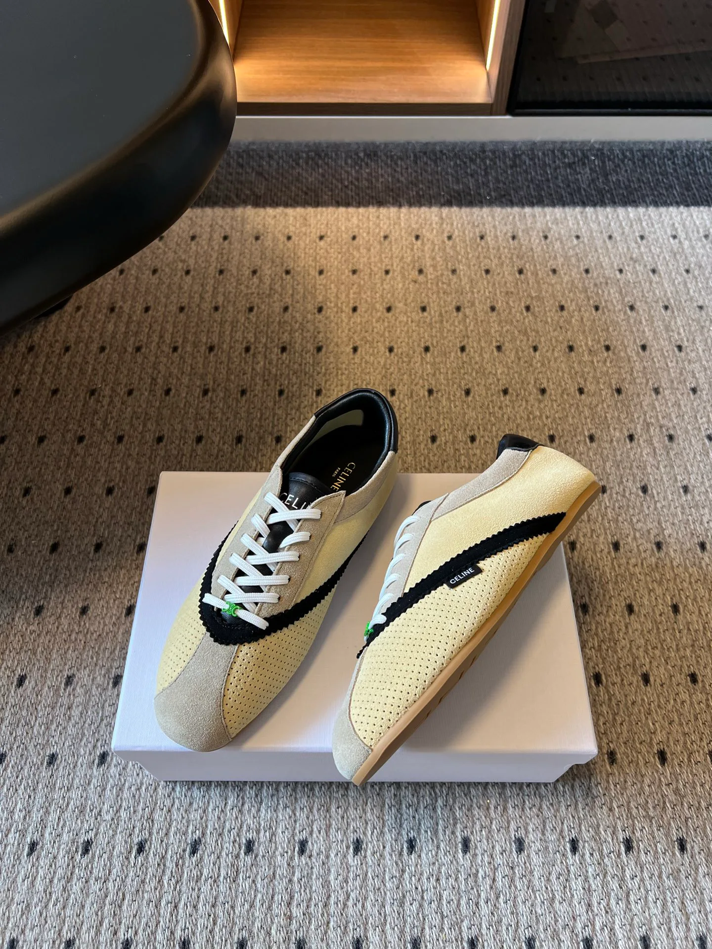 Women's Sneakers CELINE 18120883