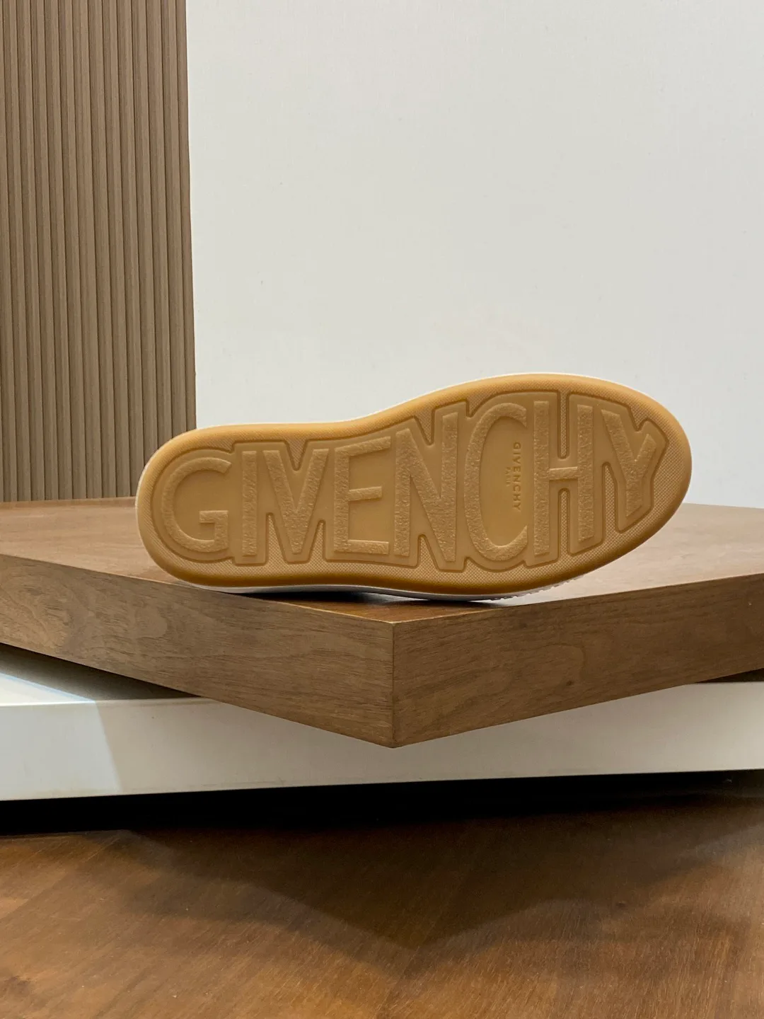 Men's Sneakers GIVENCHY 18449119