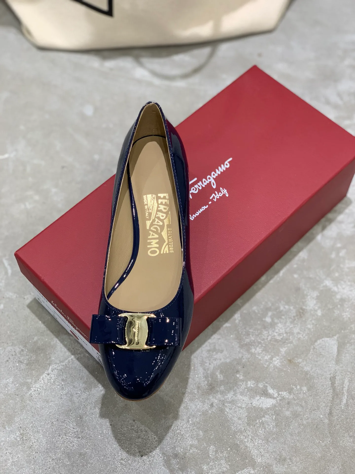 Women's Ballet Flats SALVATORE FERRAGAMO 18340687