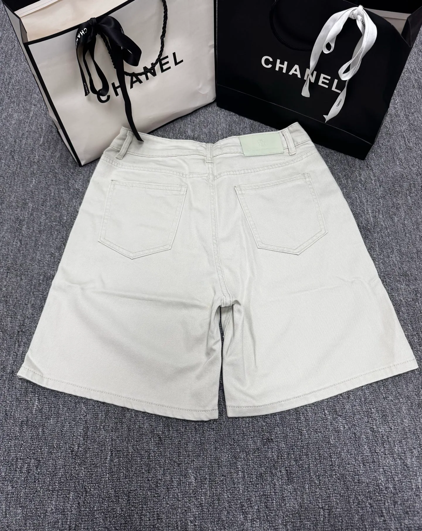 Women's Shorts BRUNELLO CUCINELLI 18174650