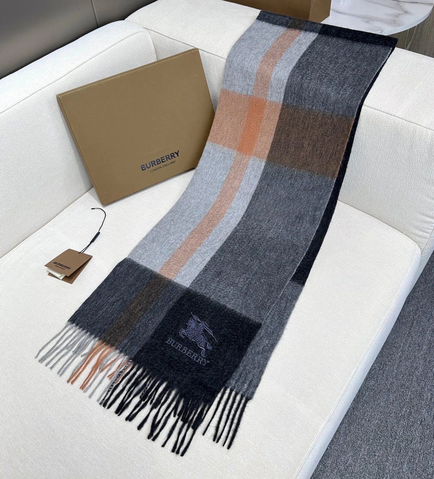 Scarves BURBERRY 17911083