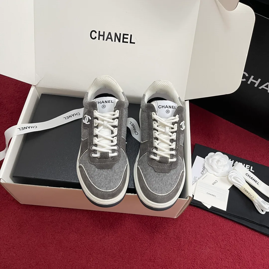 Women's Sneakers CHANEL 18195102