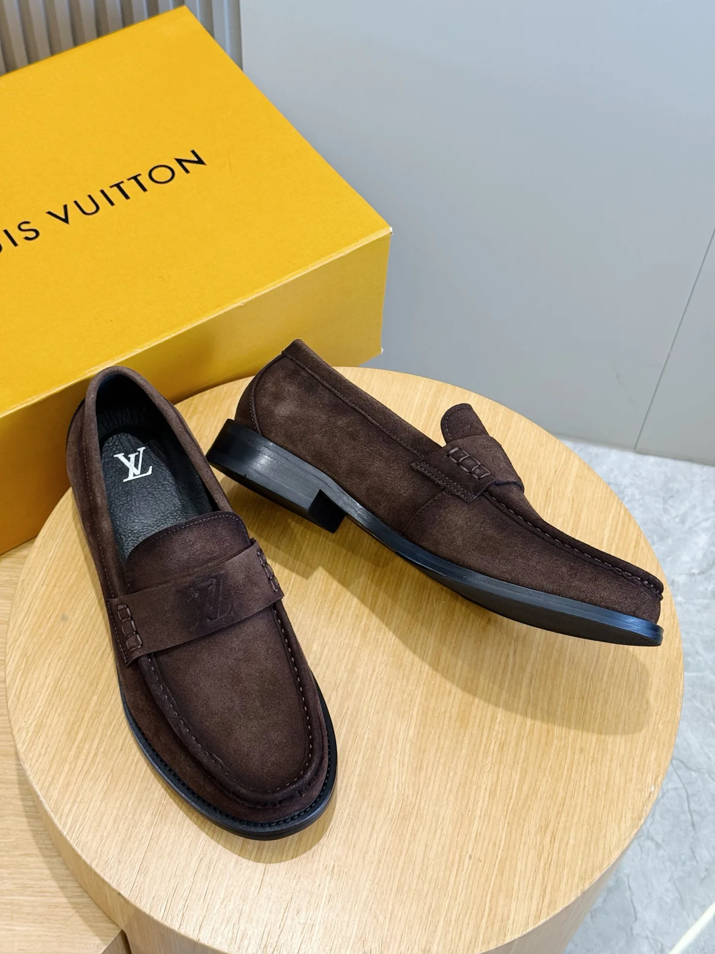 Men's Loafers And Dress Shoes LOUIS VUITTON 18247427