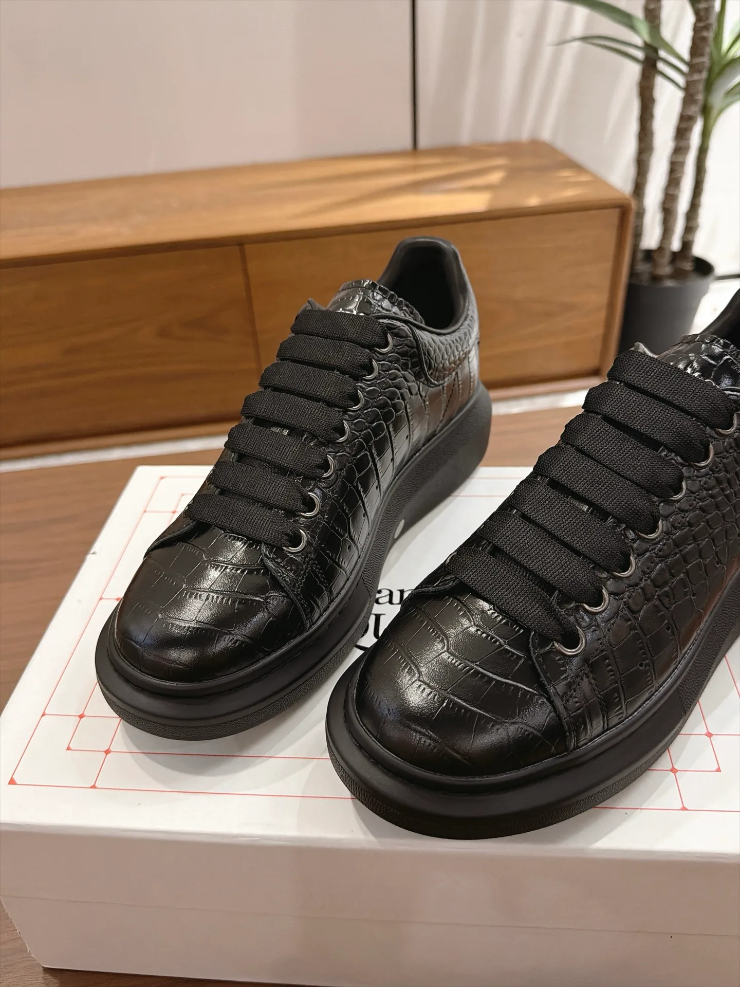Women's Sneakers ALEXANDER MCQUEEN 18159798