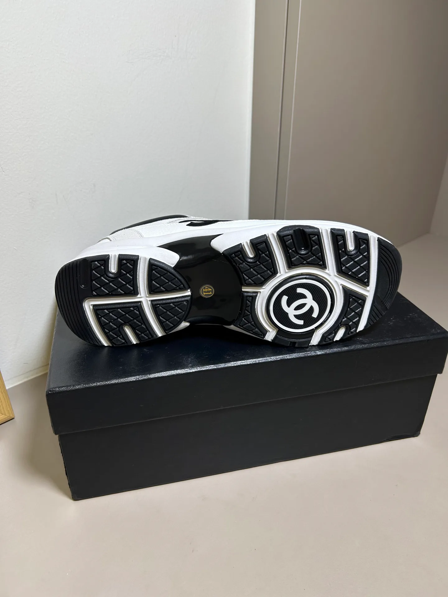 Women's Sneakers CHANEL 17954906