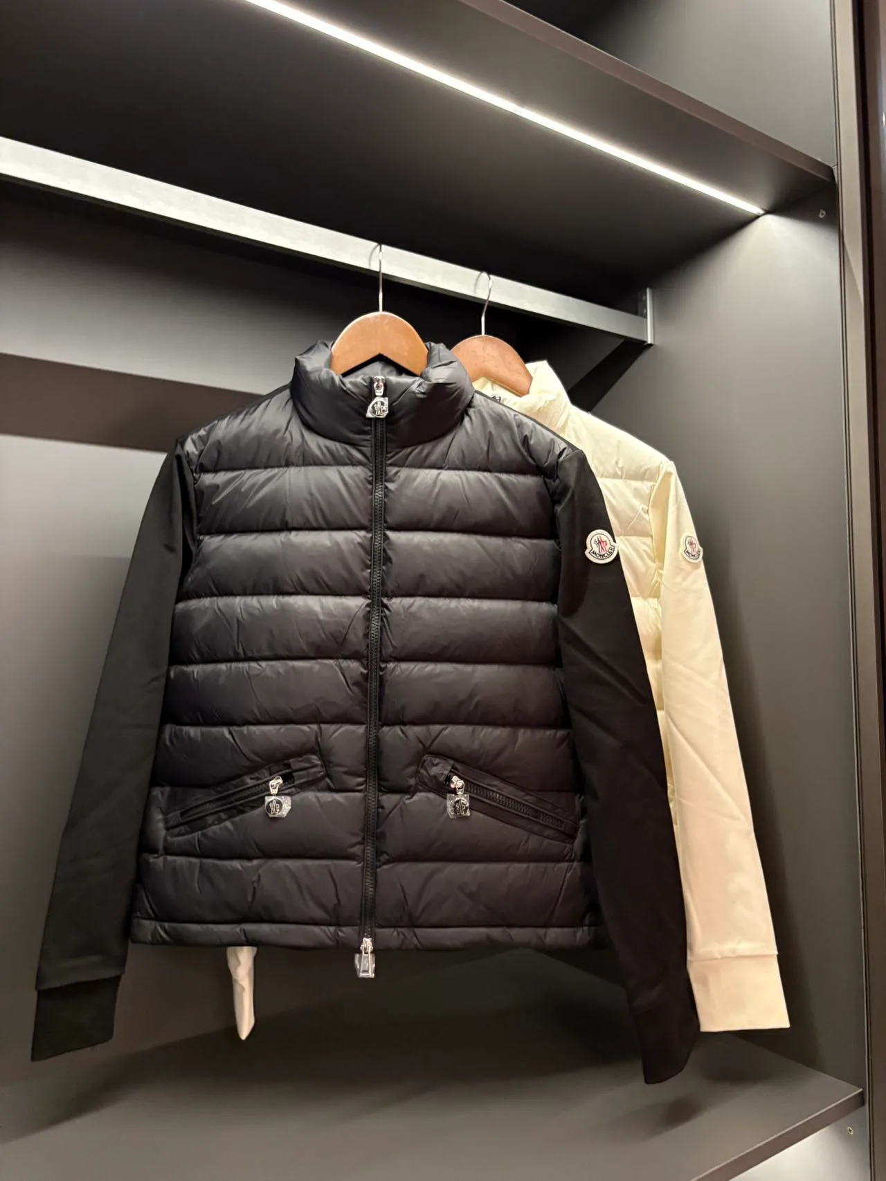 Women's Jackets And Down Jackets MONCLER 17911356