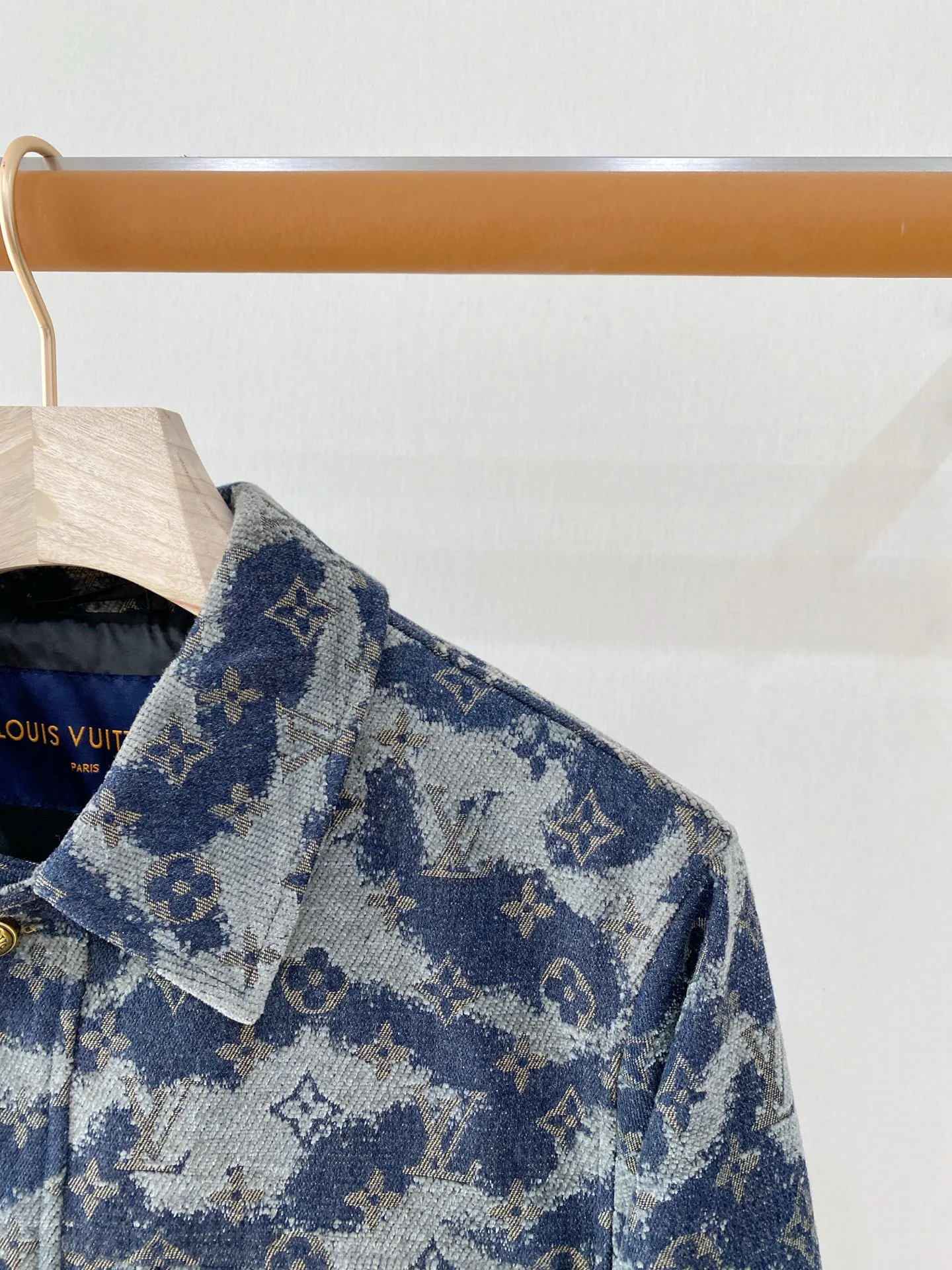 Men's Jackets And Down Jackets LOUIS VUITTON 18368829