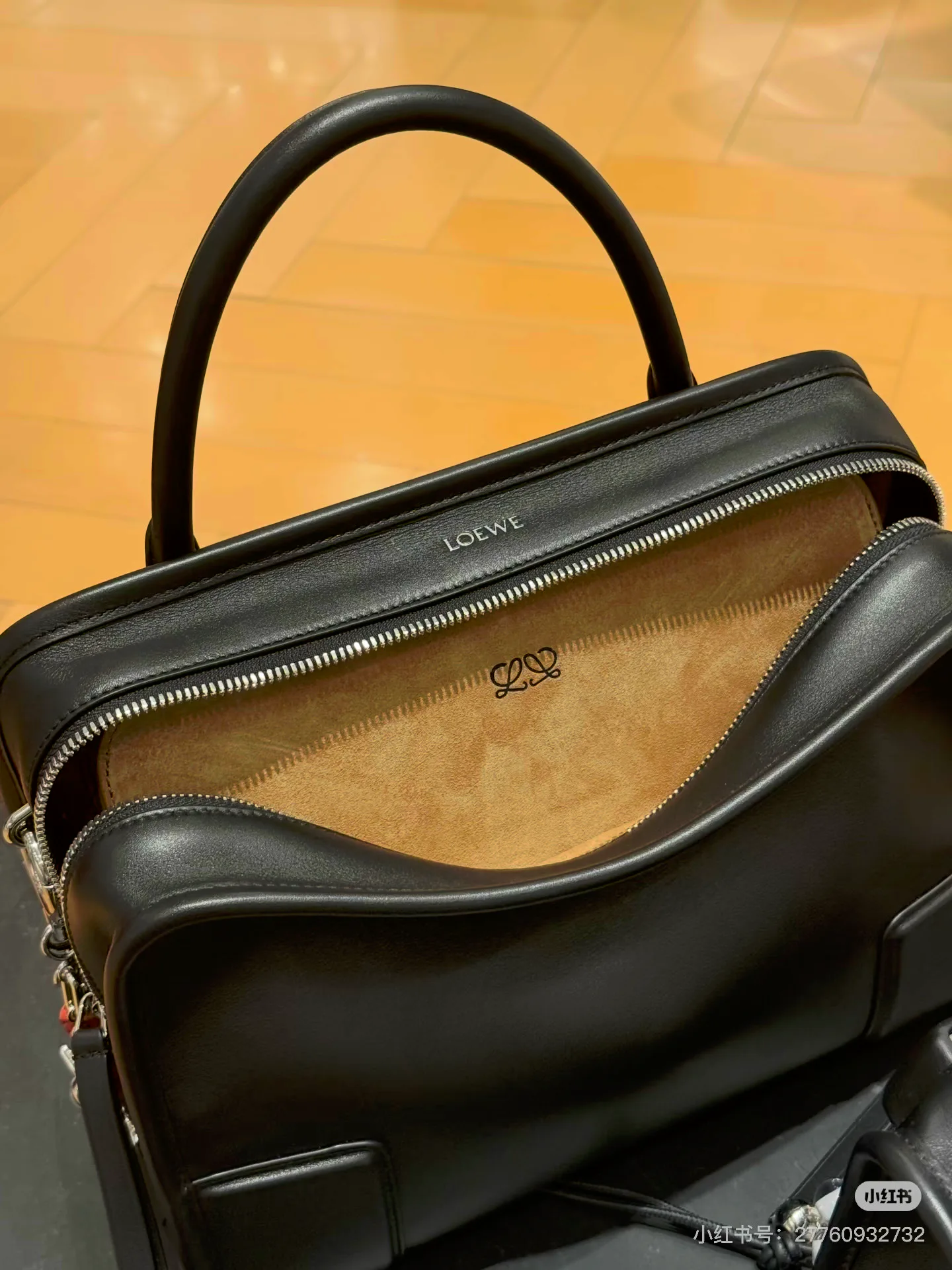 Women's Classic Handbags LOEWE 17333204