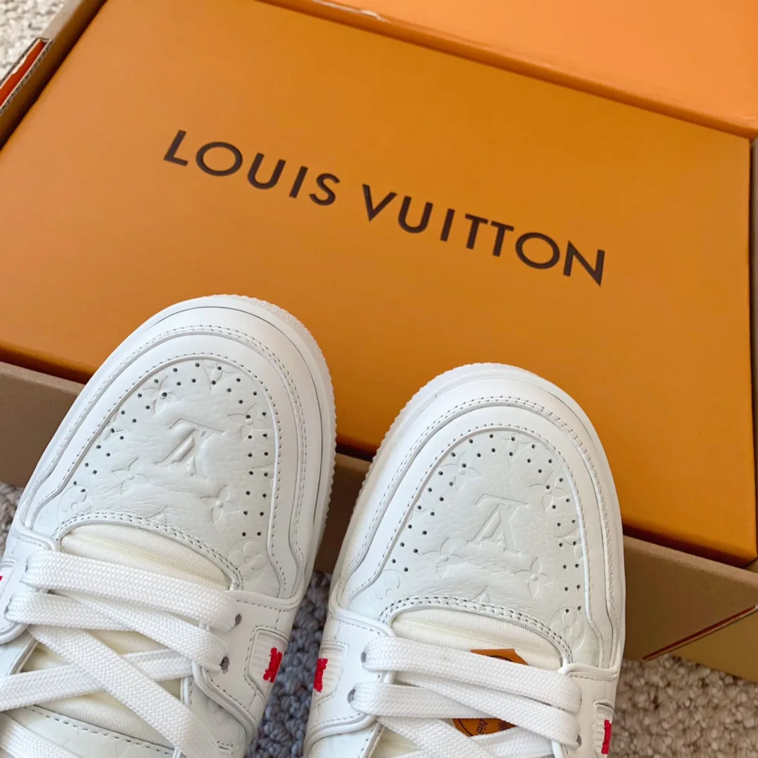 Кроссовки Женские Louis Vuitton 18625668