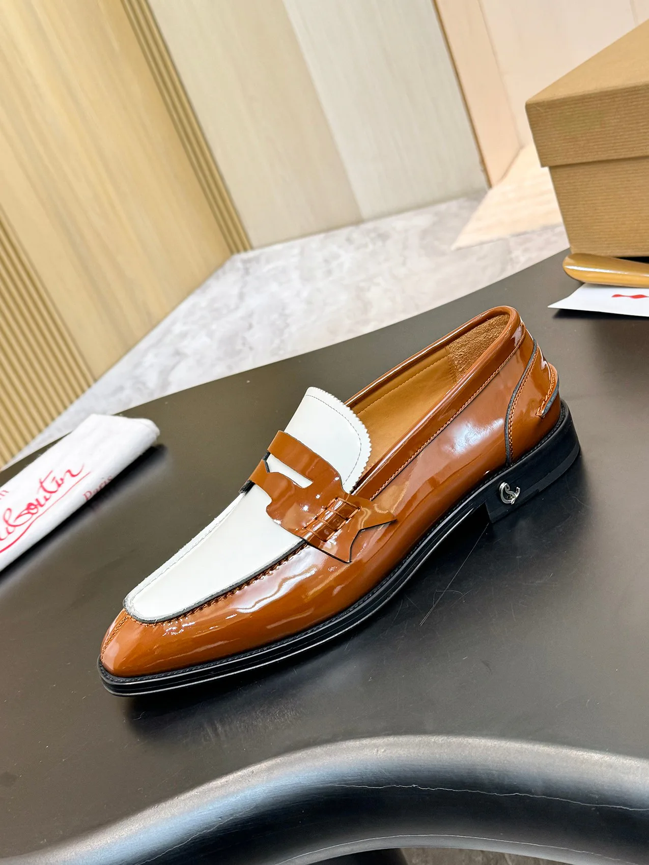 Men's Loafers And Dress Shoes CHRISTIAN LOUBOUTIN 18117266