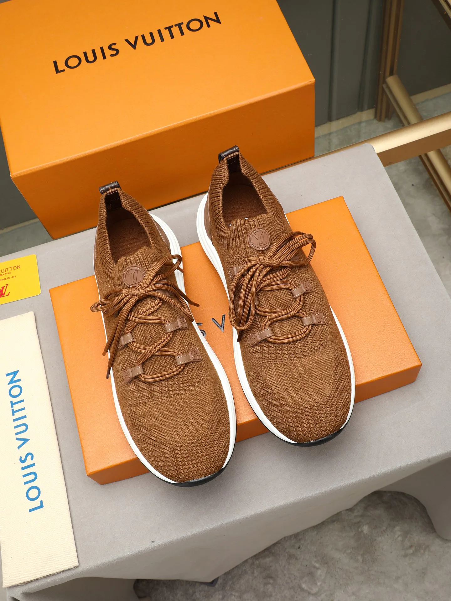Men's Sneakers LOUIS VUITTON 17947272