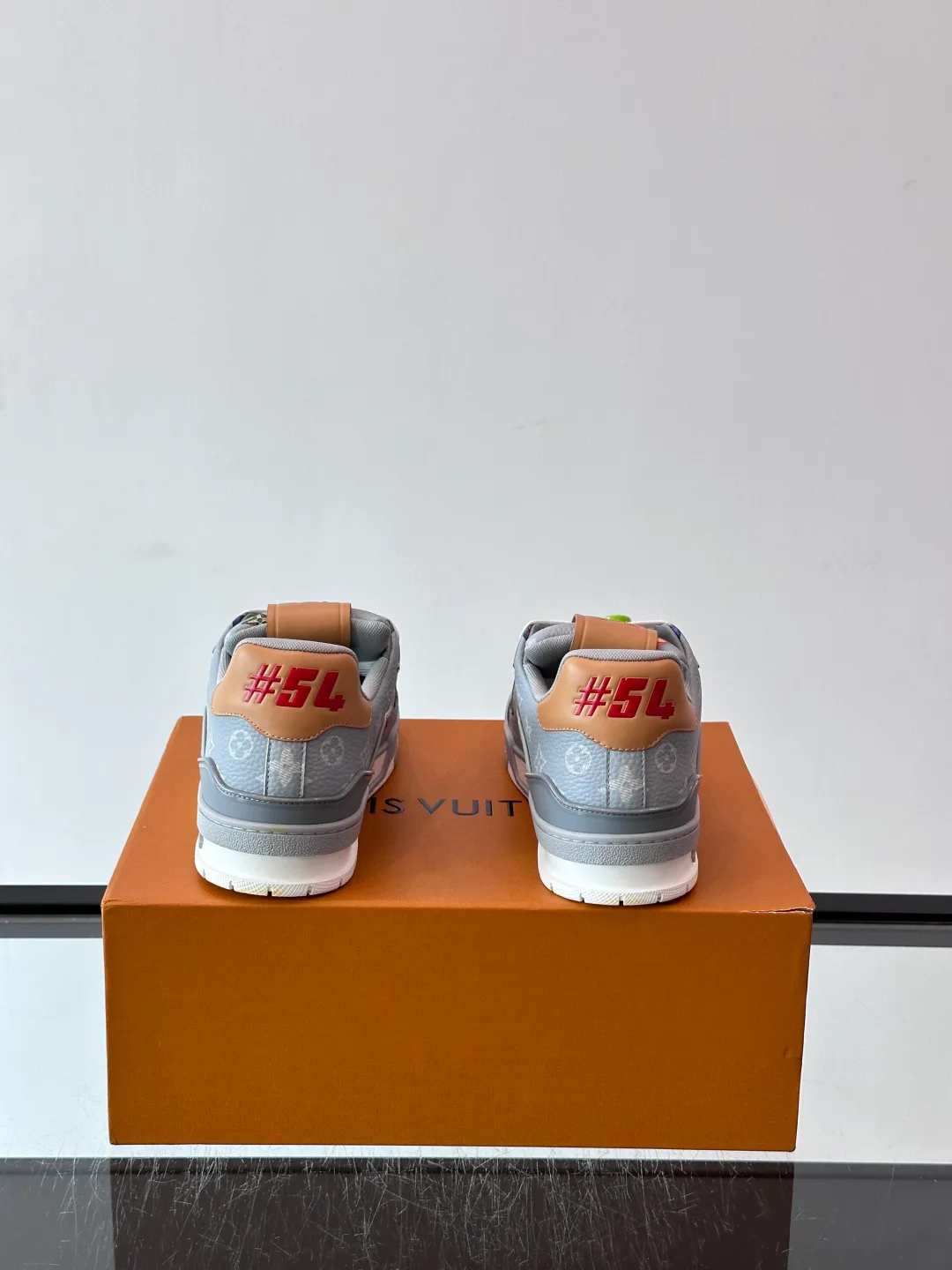 Men's Sneakers LOUIS VUITTON 18400622