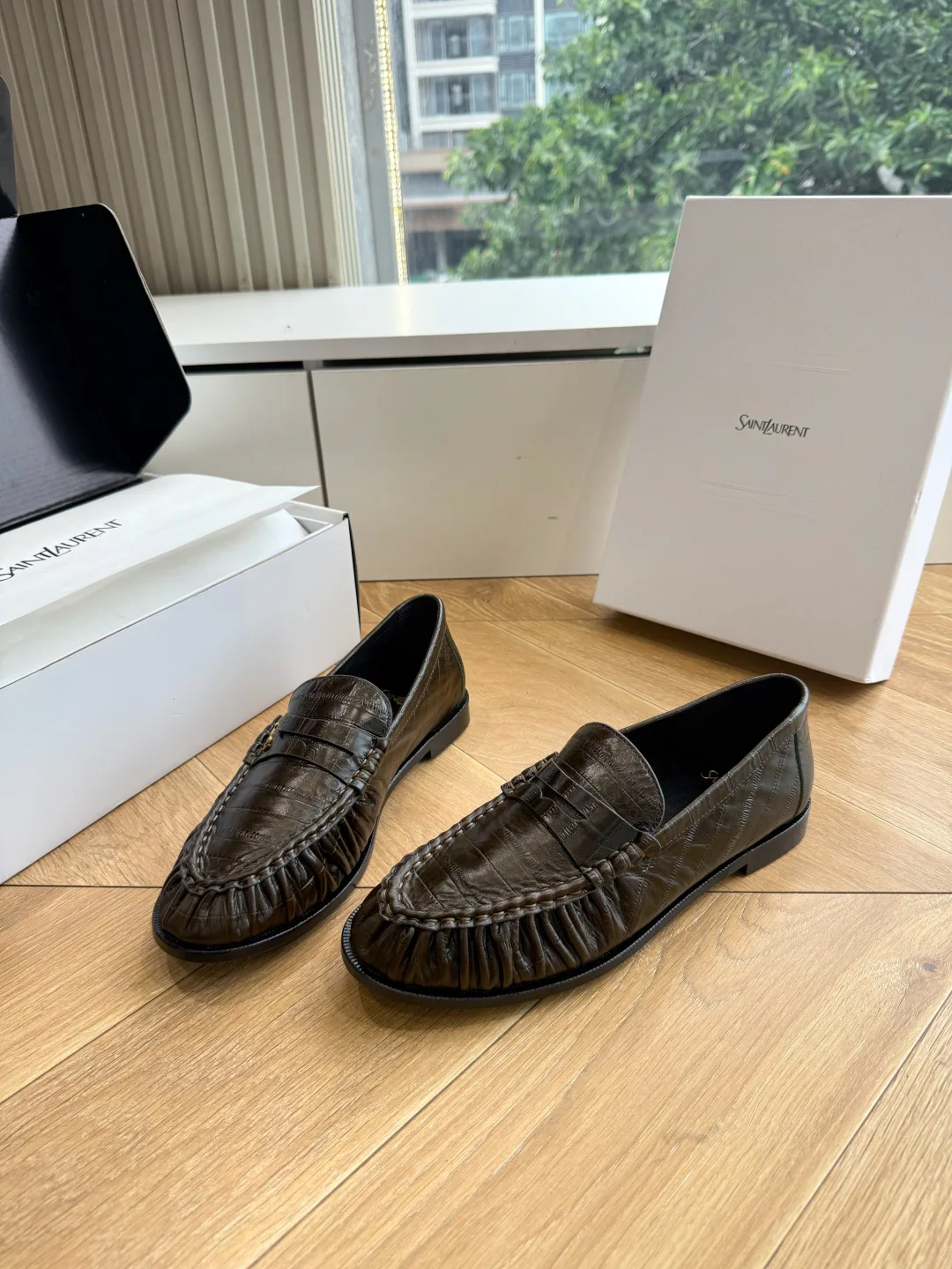 Men's Loafers And Dress Shoes SAINT LAURENT 17781552
