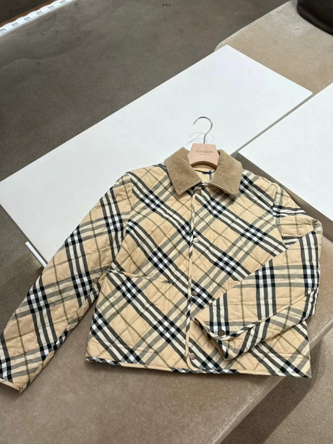 Women's Jackets And Down Jackets BURBERRY 18145389