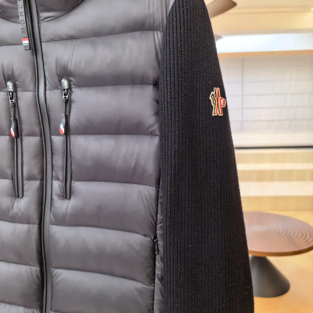 Women's Jackets And Down Jackets MONCLER 18130377
