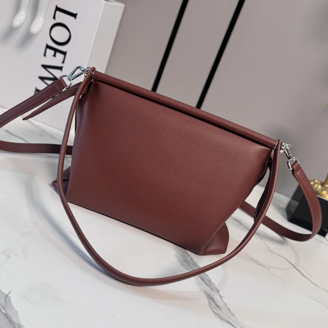 Классические Сумки Женские Loewe 18632311
