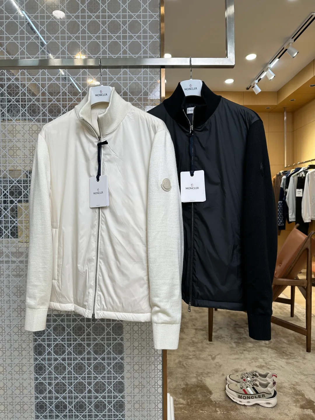 Куртки И Пуховики Мужские Moncler 18558941
