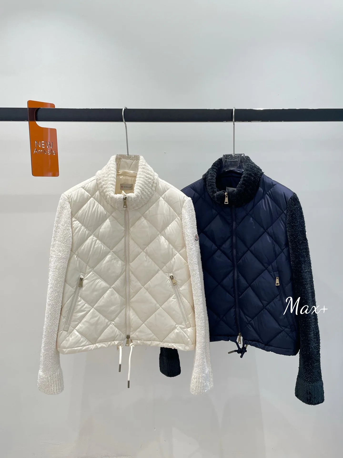 Women's Jackets And Down Jackets MONCLER 18298112