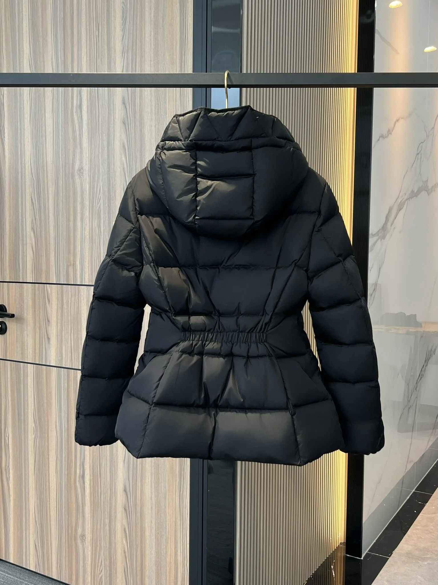 Women's Jackets And Down Jackets MONCLER 17799743