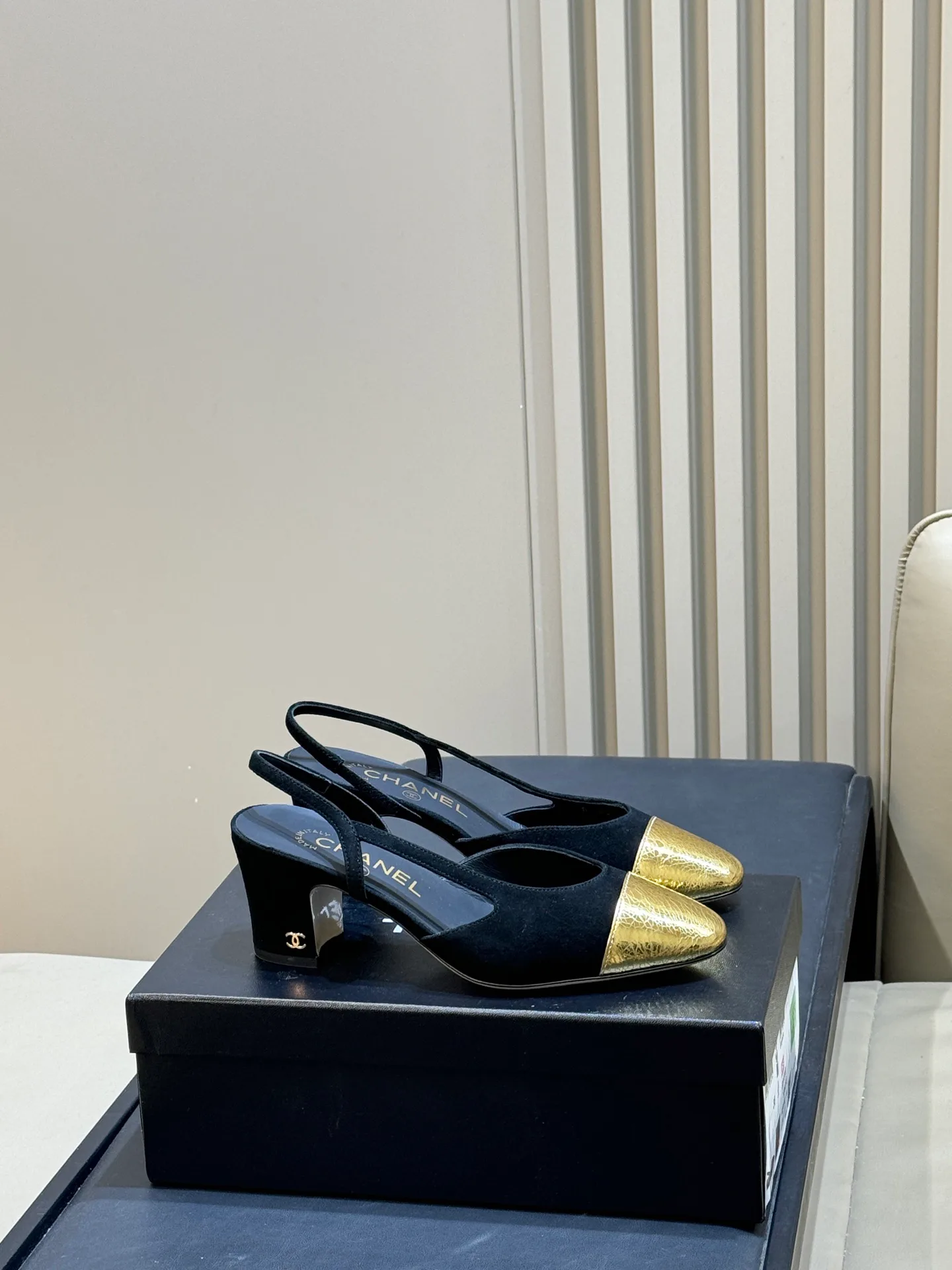 Women's Heels CHANEL 18073621