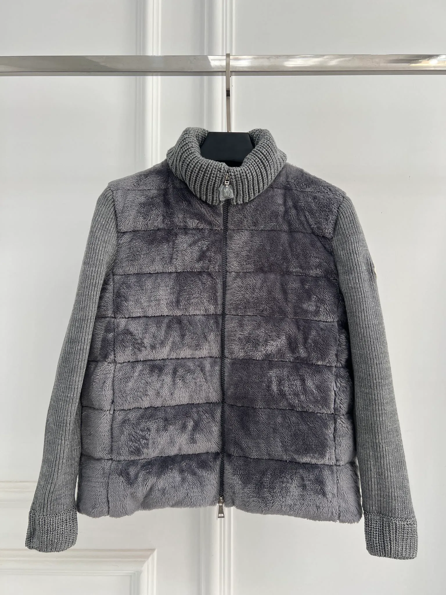 Women's Jackets And Down Jackets MONCLER 18416241