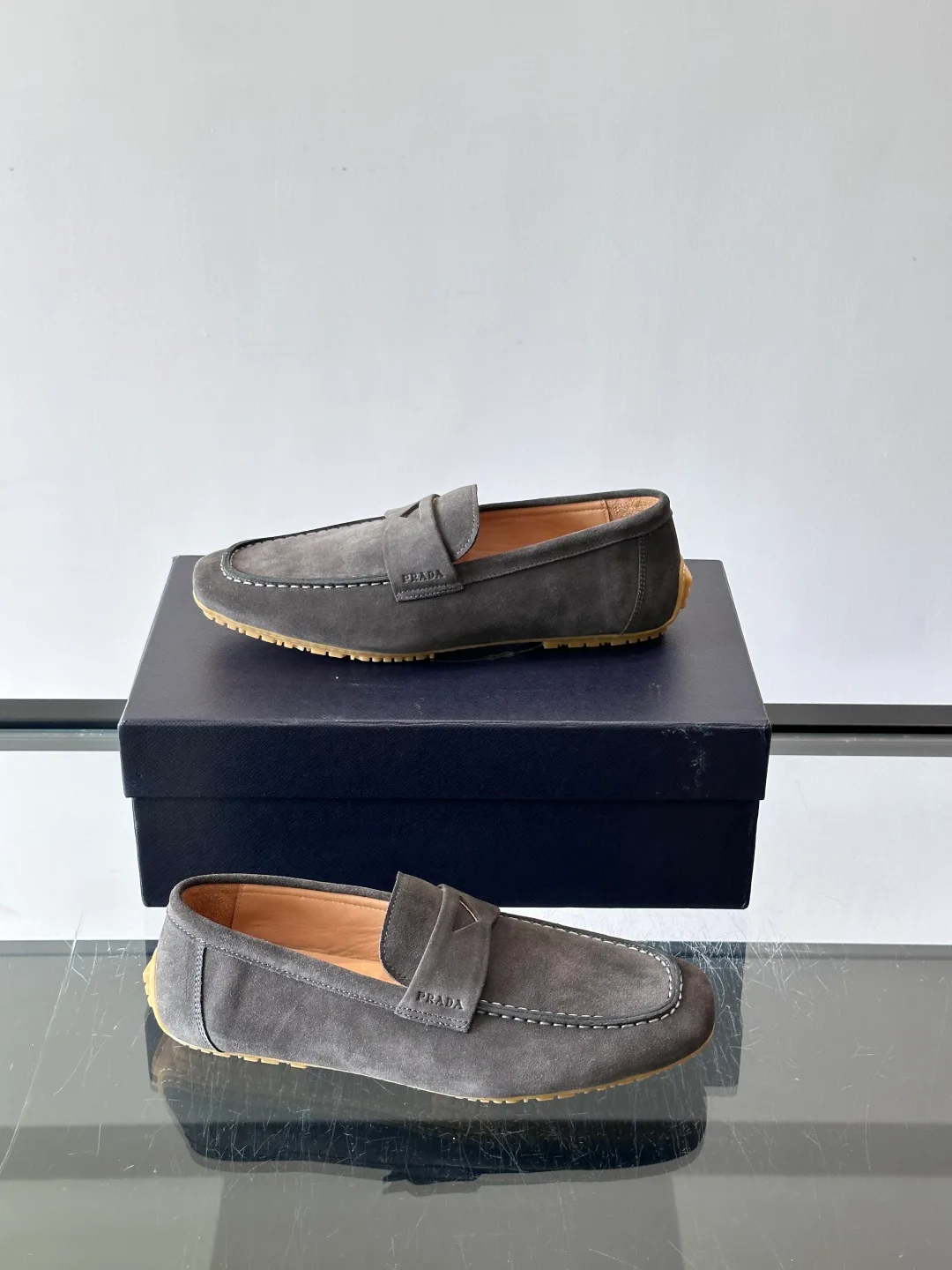Men's Loafers And Dress Shoes PRADA 17447554