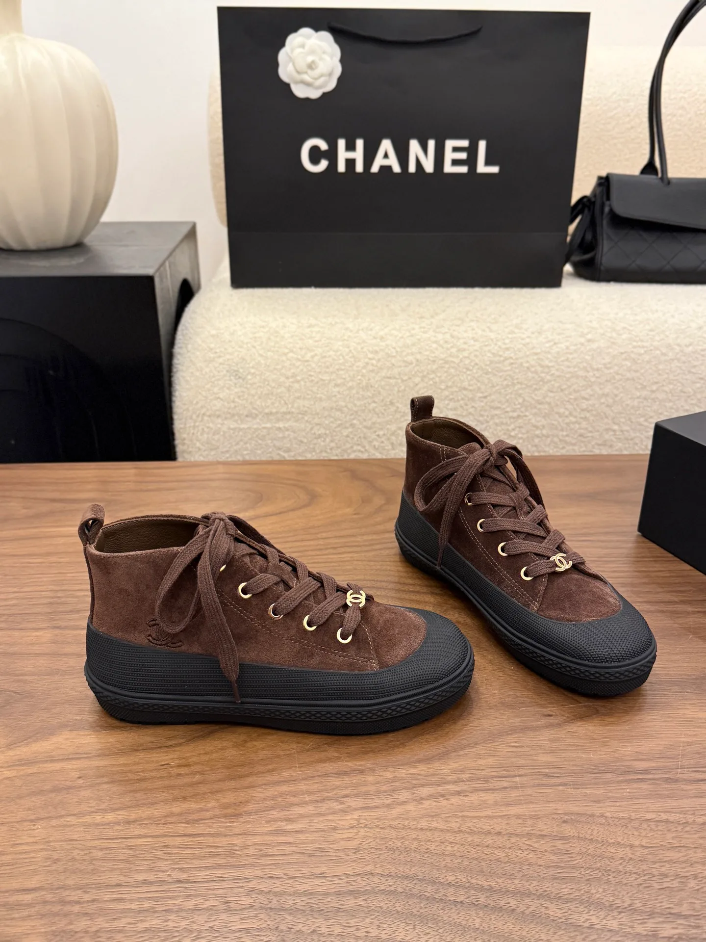 Women's Sneakers CHANEL 18223590
