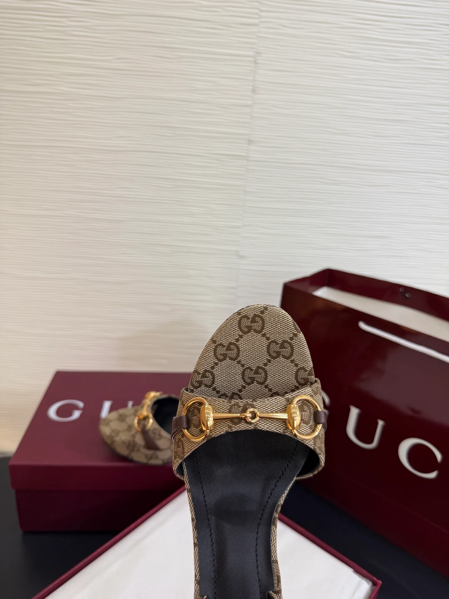 Women's Open-Toe Sandals GUCCI 18071182