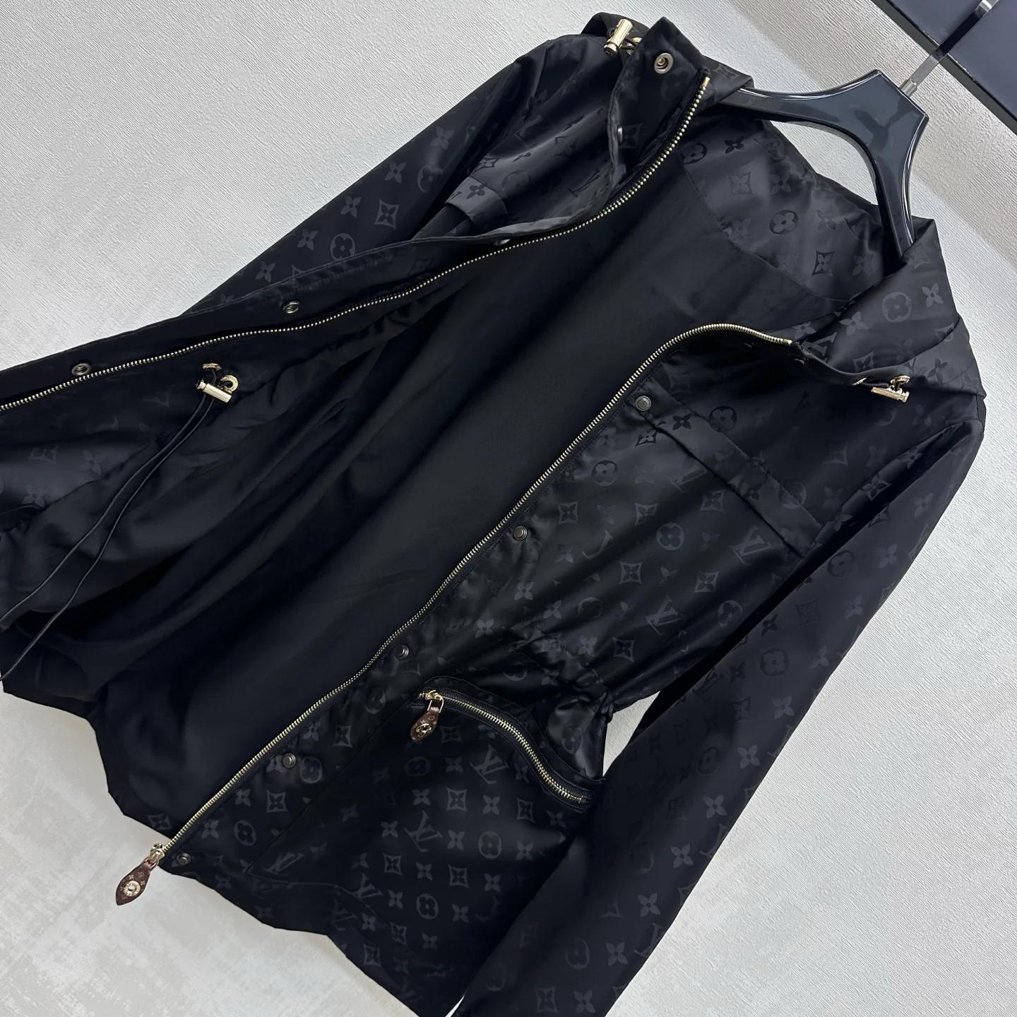 Куртки И Пуховики Женские Louis Vuitton 18631427