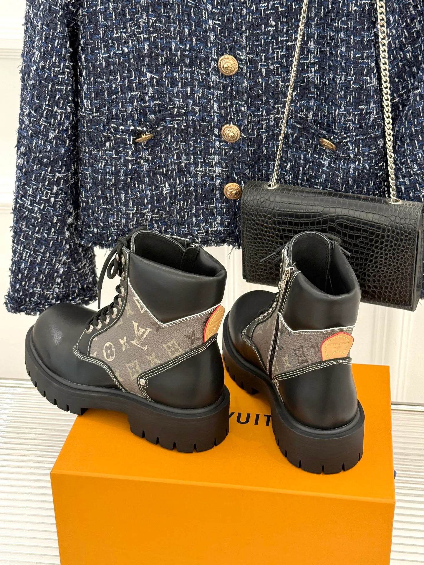 Men's Ankle Boots LOUIS VUITTON 18534822
