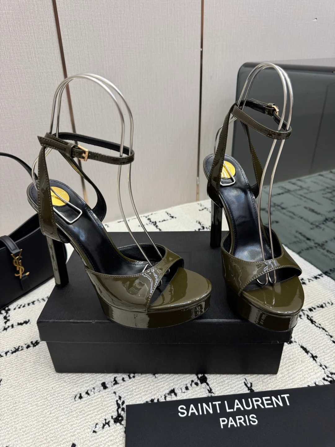 Women's Open-Toe Sandals SAINT LAURENT 18049021