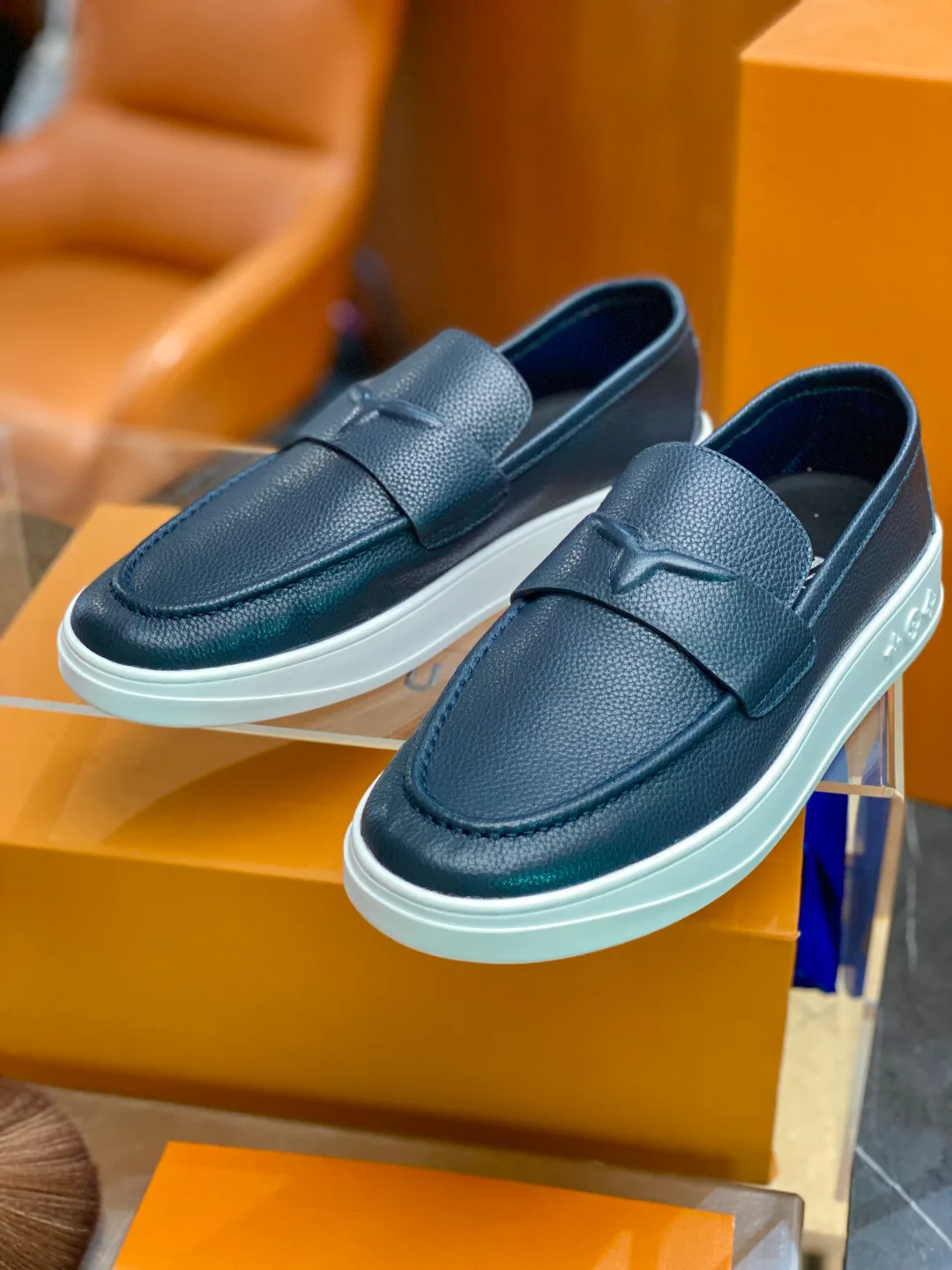 Women's Loafers And Moccasins LOUIS VUITTON 17932746