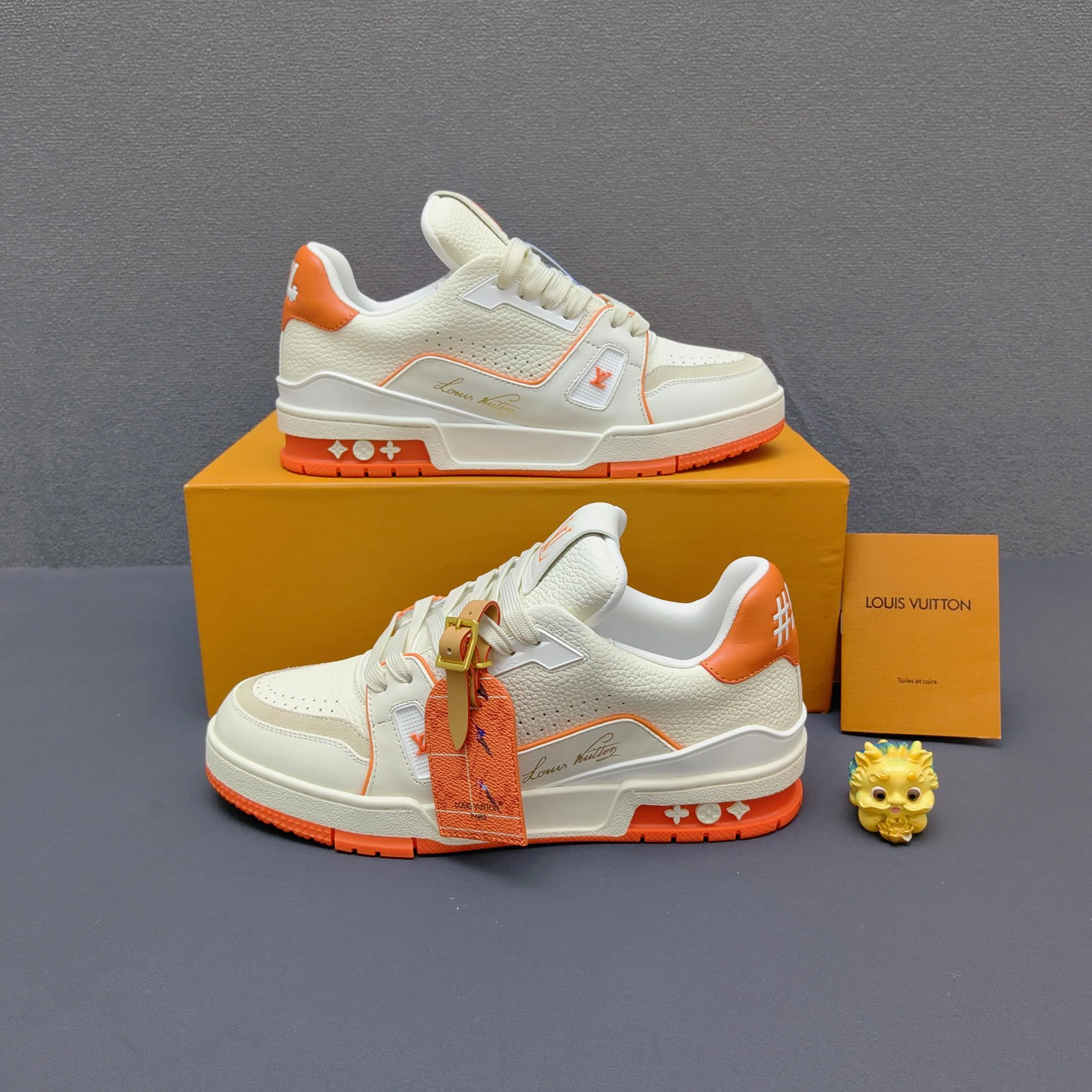 Women's Sneakers LOUIS VUITTON 17725120