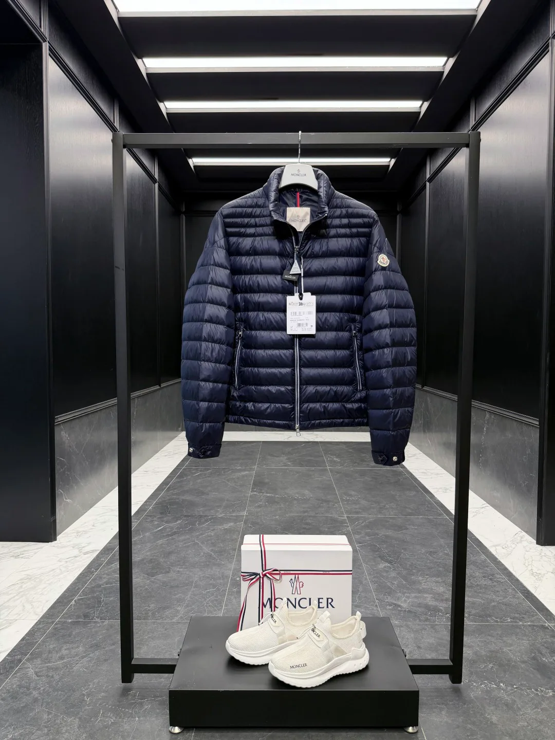 Men's Jackets And Down Jackets MONCLER 18007931