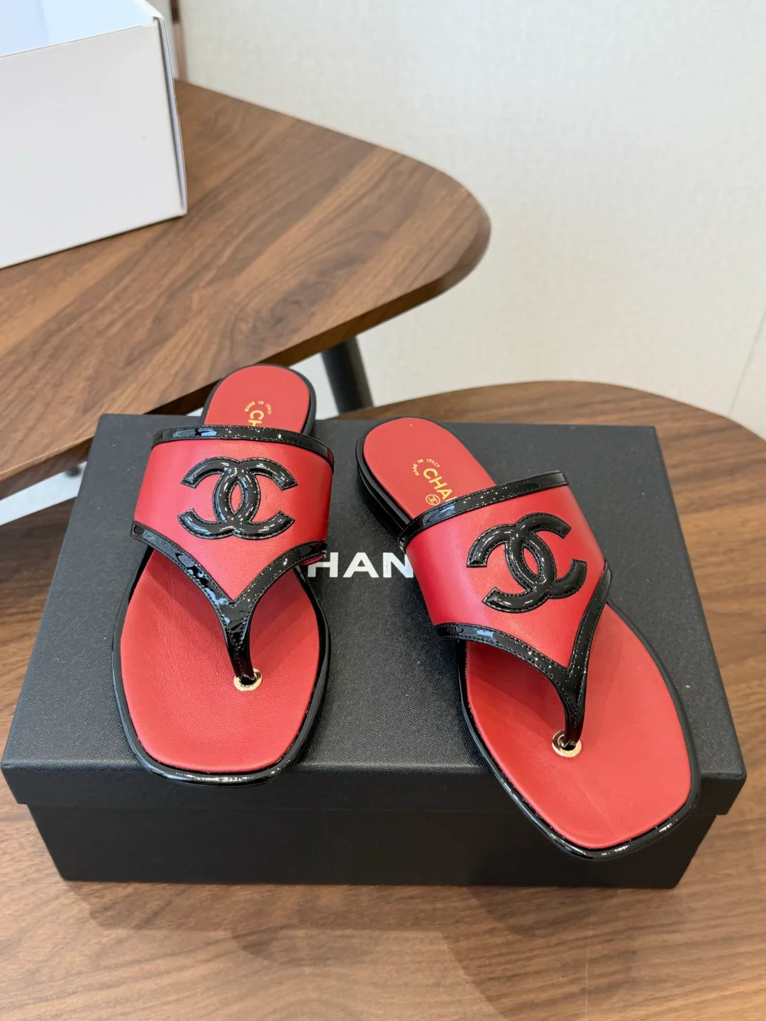 Women's Flip-Flops CHANEL 17829799