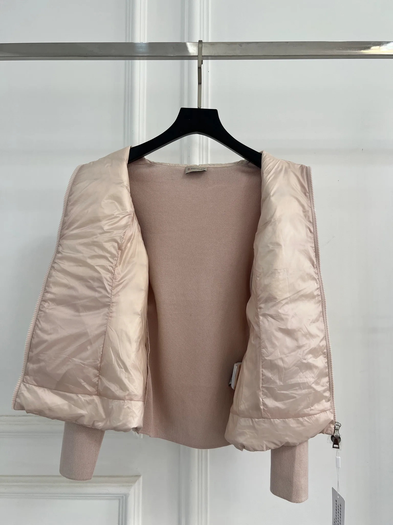 Women's Jackets And Down Jackets MONCLER 18416265