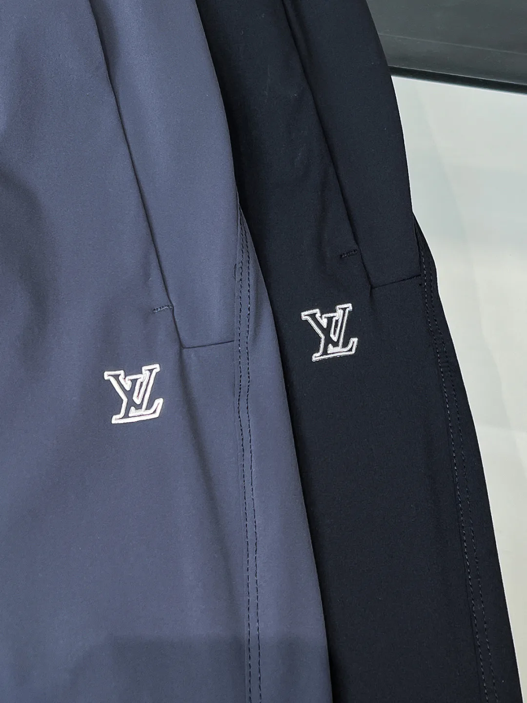 Men's Trousers LOUIS VUITTON 18499201