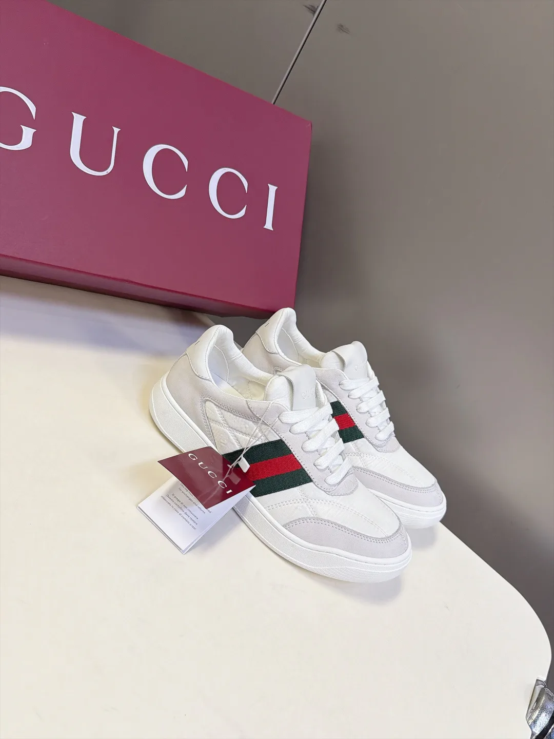 Women's Sneakers GUCCI 18005190