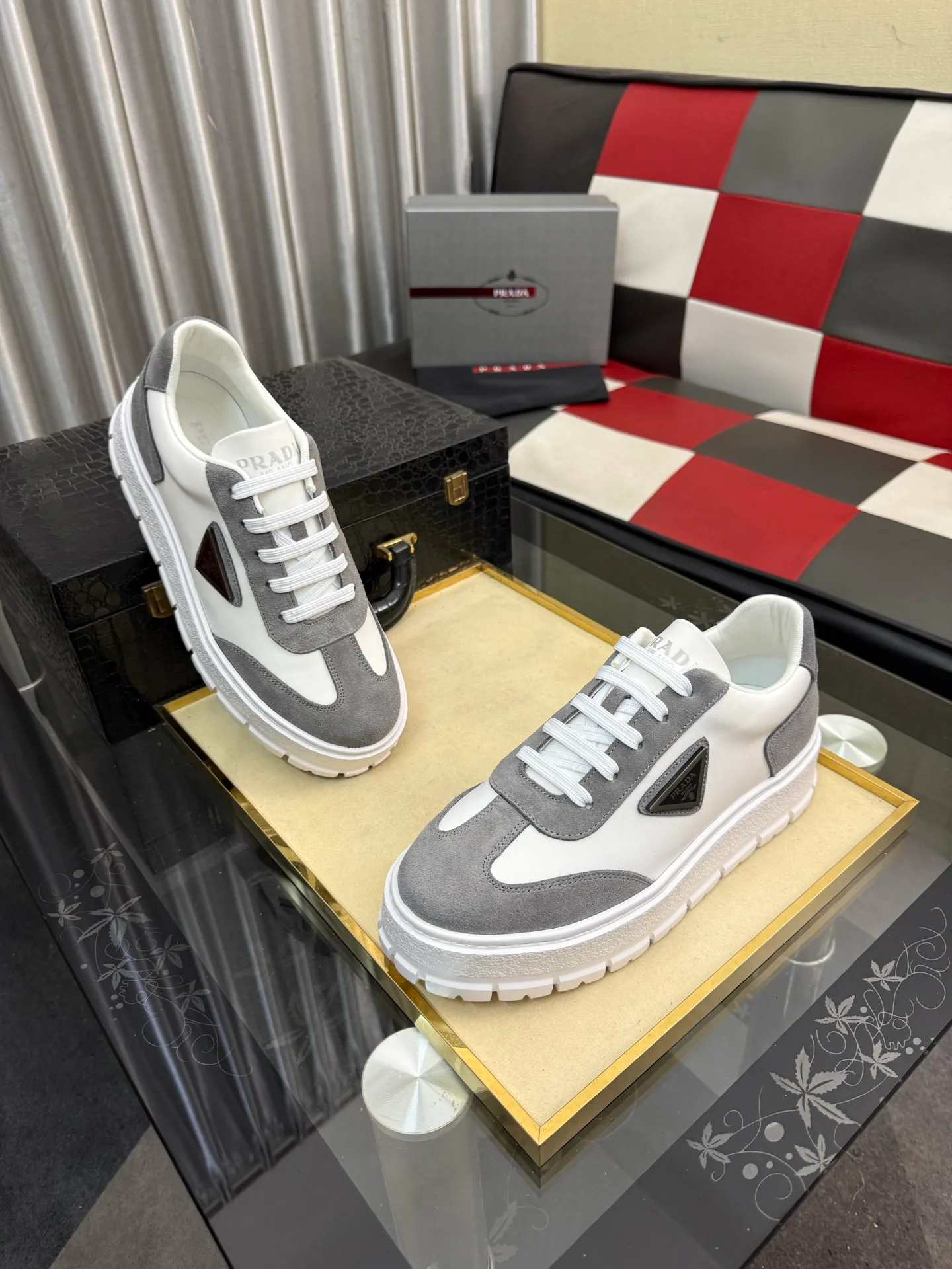 Men's Sneakers PRADA 18417392