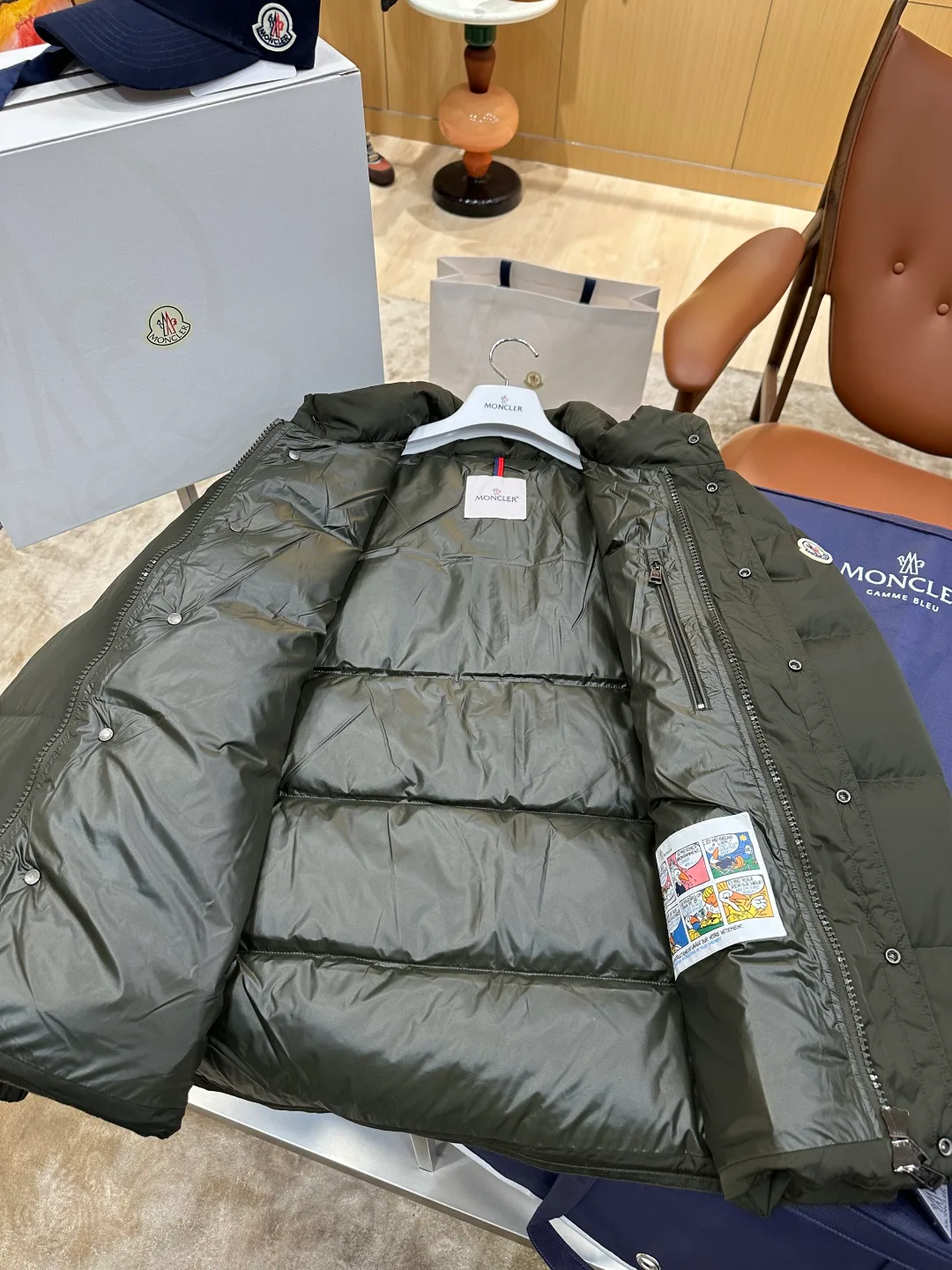 Men's Jackets And Down Jackets MONCLER 18359608