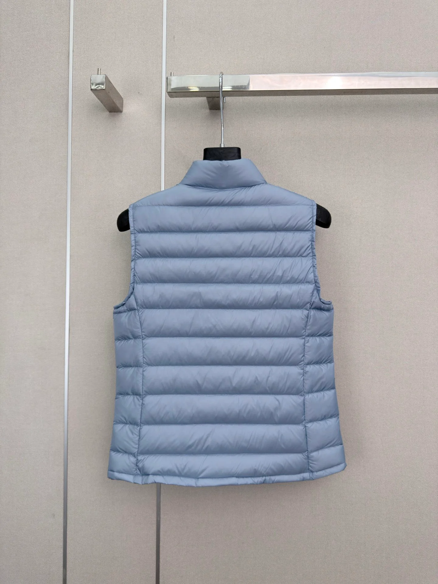 Women's Jackets And Down Jackets MONCLER 18108521