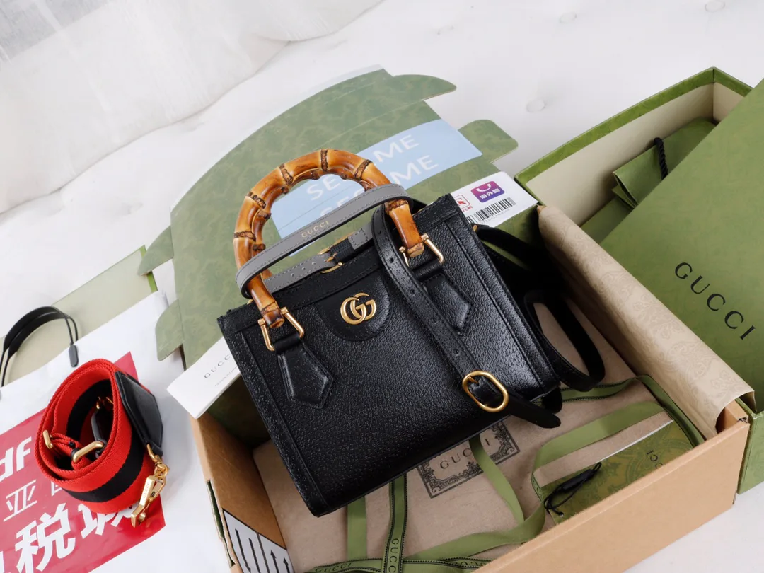 Women's Classic Handbags GUCCI 18065394